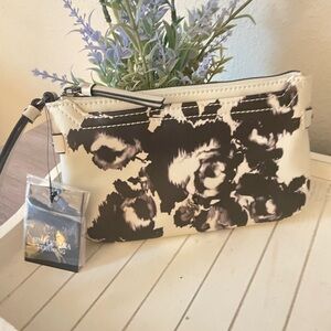 Simply Vera Joyce Wristlet NWT